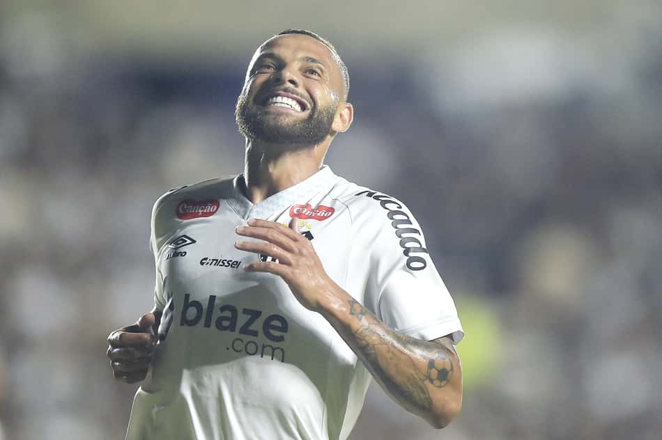 Guilherme foi eleito o artilheiro do Campeonato Paulista de 2025 com 10 gols. (Foto: Alexandre Loureiro/AGIF)