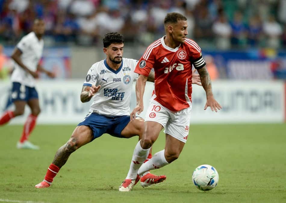 Bahia e Internacional se enfrentaram na Fonte Nova (Foto: Jhony Pinho/AGIF)