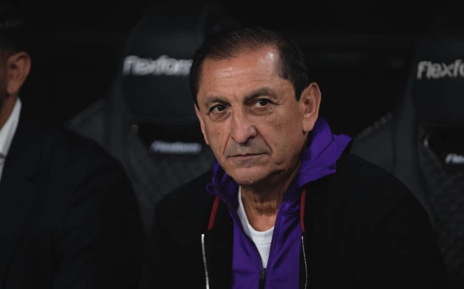 Cartão de Ramón Díaz impede liderança do Corinthians no Brasileirão; entenda
