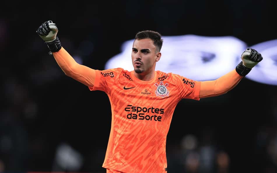 Torcedores do Palmeiras provocam Donelli, goleiro do Corinthians: 'Frangueiro'