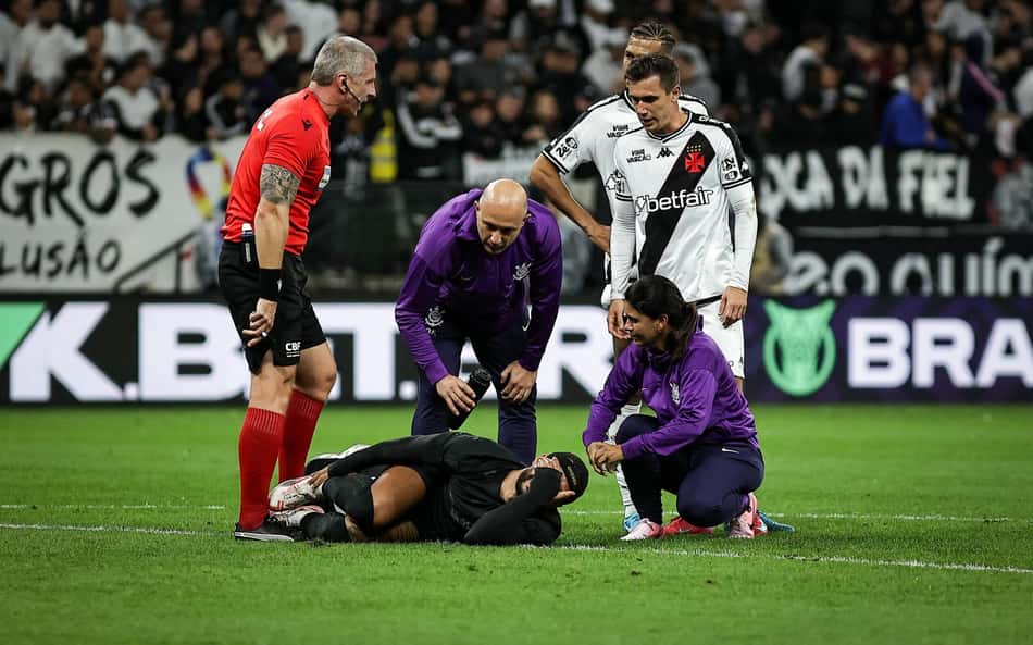 Executivo do Corinthians critica VAR e diz que Memphis pode virar desfalque