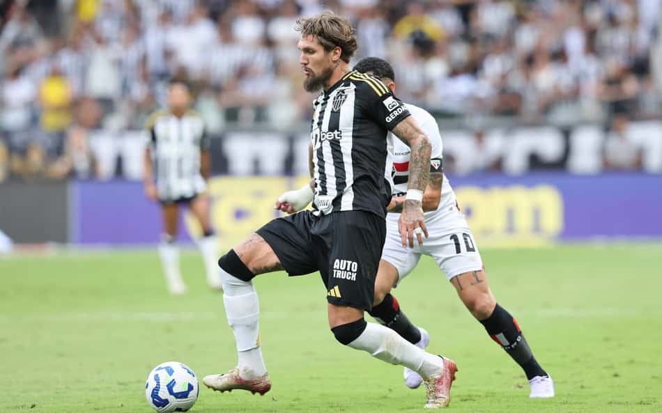 Atlético-MG: Cuca revela conversa com Lyanco e repreende atitude do jogador