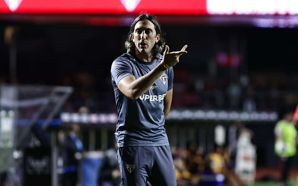 Pressionado, São Paulo enfrenta o Botafogo para dar paz a Zubeldía