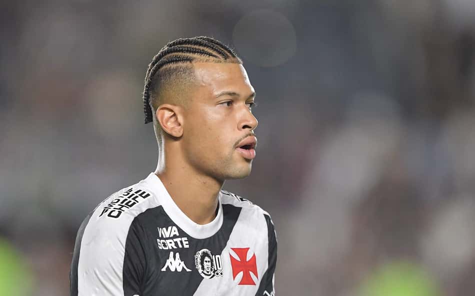 João Victor defende Carille e desabafa sobre vaias da torcida do Vasco 