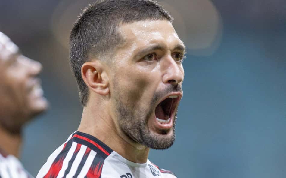 Arrascaeta ultrapassa ídolo do Flamengo em ranking de artilharia do clube