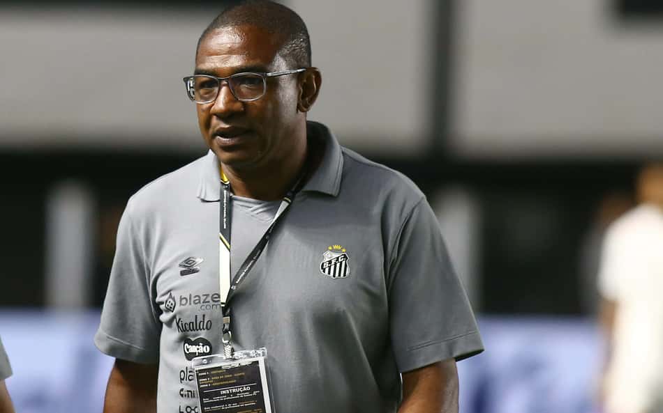César Sampaio destaca defesa do Santos e mira clássico
