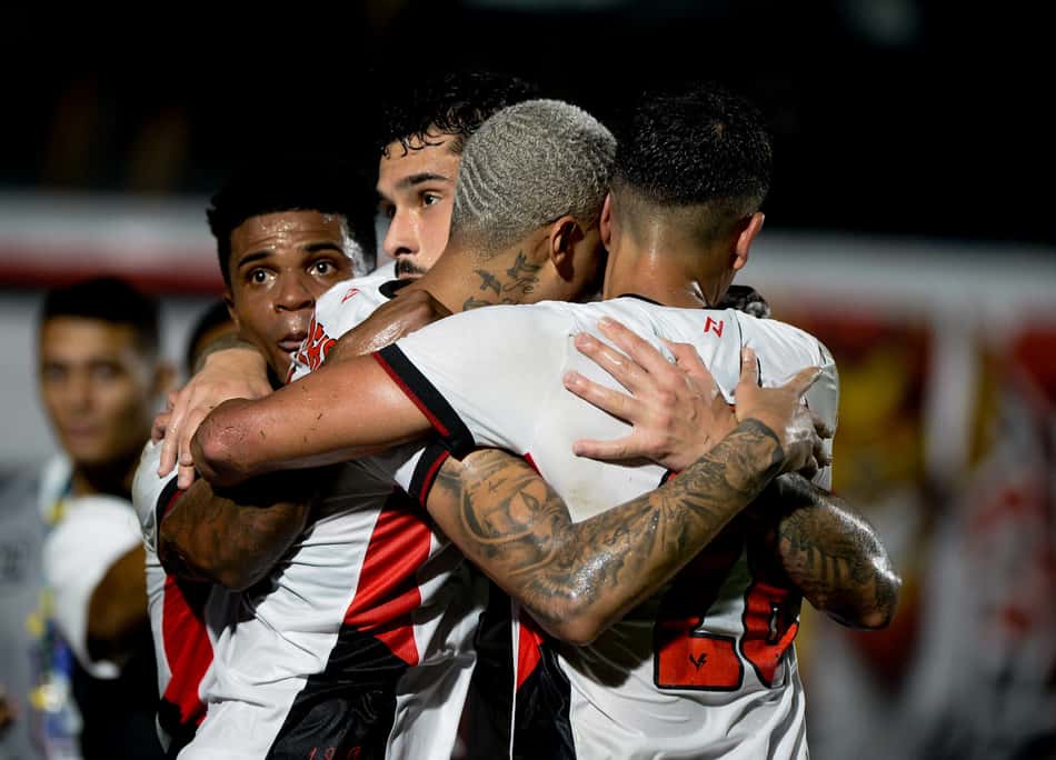 BRASILEIRO A 2025, VITORIA X FORTALEZA