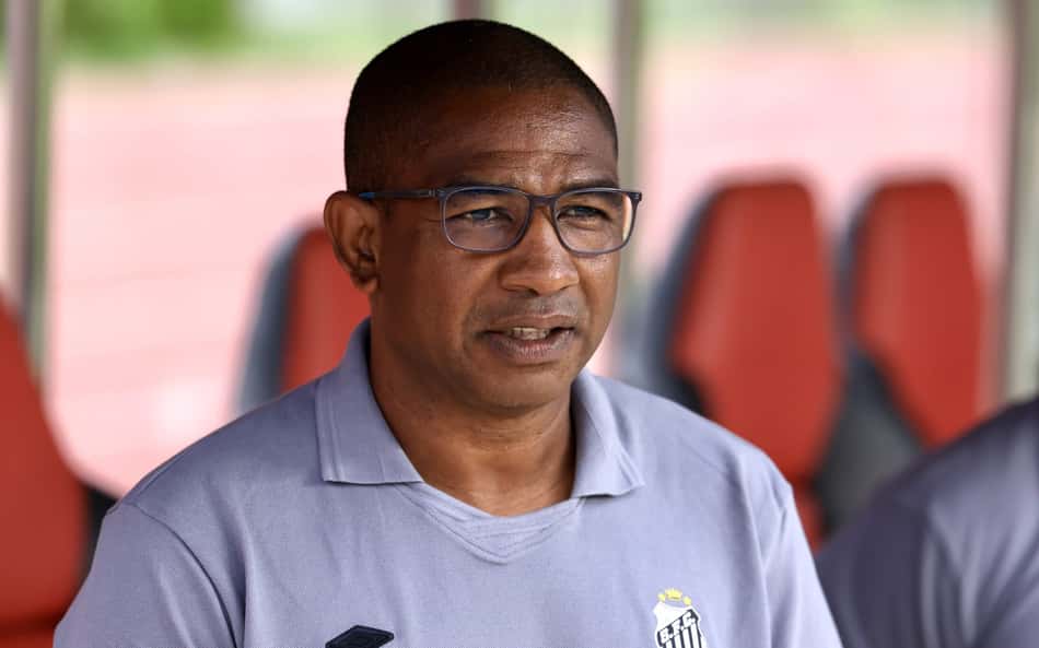 César Sampaio é 'efetivado' até o jogo do Santos contra o Red Bull Bragantino
