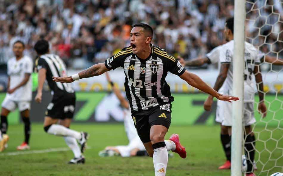 Atlético-MG derrota Botafogo e vence primeira no Brasileirão