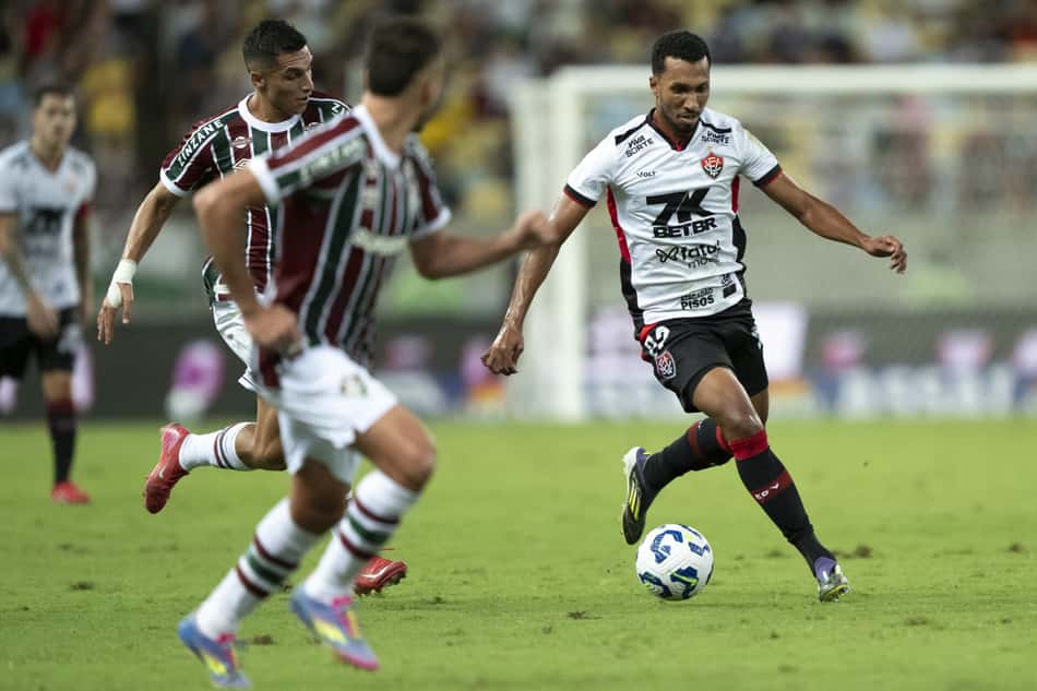 Lucas Braga faz jogada do gol contra o Fluminense Foto: Jorge Rodrigues/AGIF