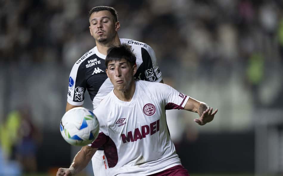 Hugo Moura dispara contra árbitro de Vasco x Lanús: 'Não deixou rolar'