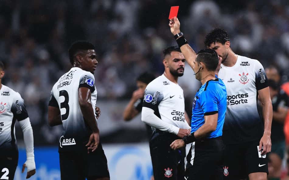 Jornalista detona atuação de Félix Torres: 'Parece até de propósito'