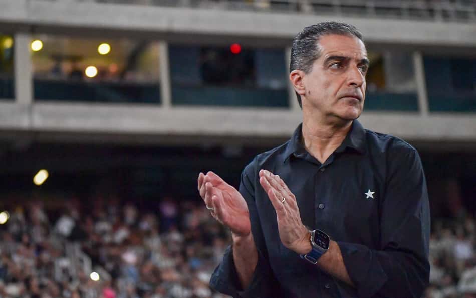 Assista à íntegra da coletiva de Renato Paiva, técnico do Botafogo