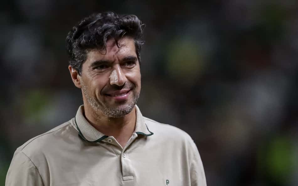 Abel minimiza atrito entre torcida do Palmeiras e Ríos e questiona arbitragem: 'Era gol no meu VAR'