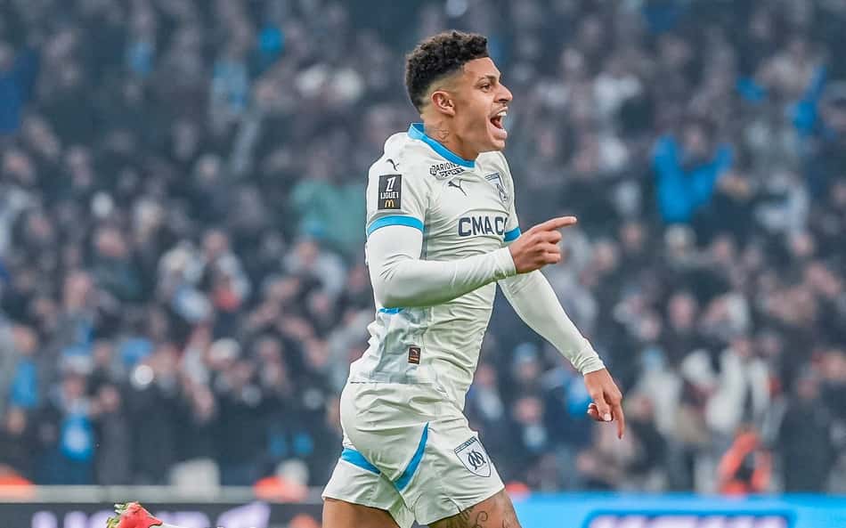 Alvo-de-Bayern-e-Inter-de-Milao-Luis-Henrique-comemora-gol-pelo-Olympique-Marseille-aspect-ratio-512-320
