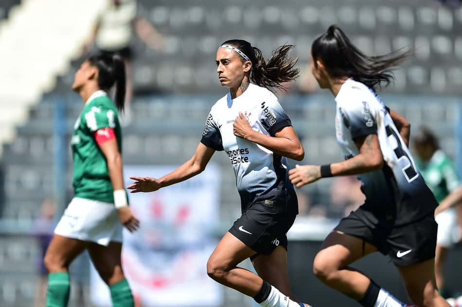 Andressa Alves, do Corinthians, comemora seu gol contra o Palmeiras (Foto: CBF)
