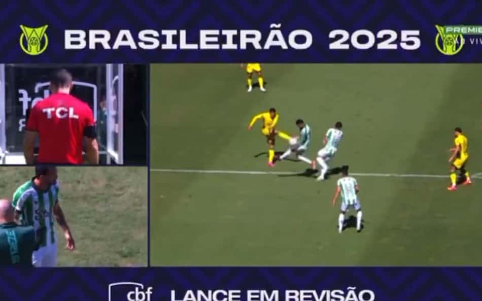 Comentarista da Globo discorda de marcação de pênalti polêmico: 'Lance normal'