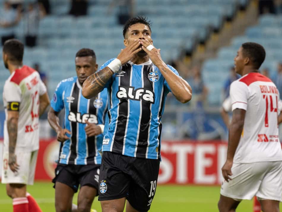 Arezo comemora gol do Grêmio sobre o Atlético Grau. (Foto: Liamara Polli/AGIF)