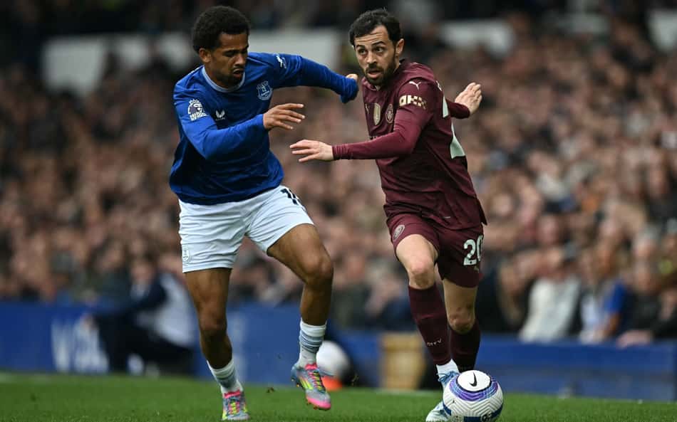 Bernardo-Silva-em-Everton-x-Manchester-City-1-scaled-aspect-ratio-512-320