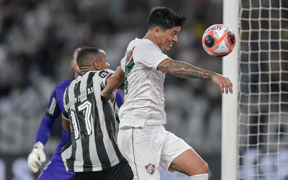 Botafogo tenta afastar má fase diante de um Fluminense em alta