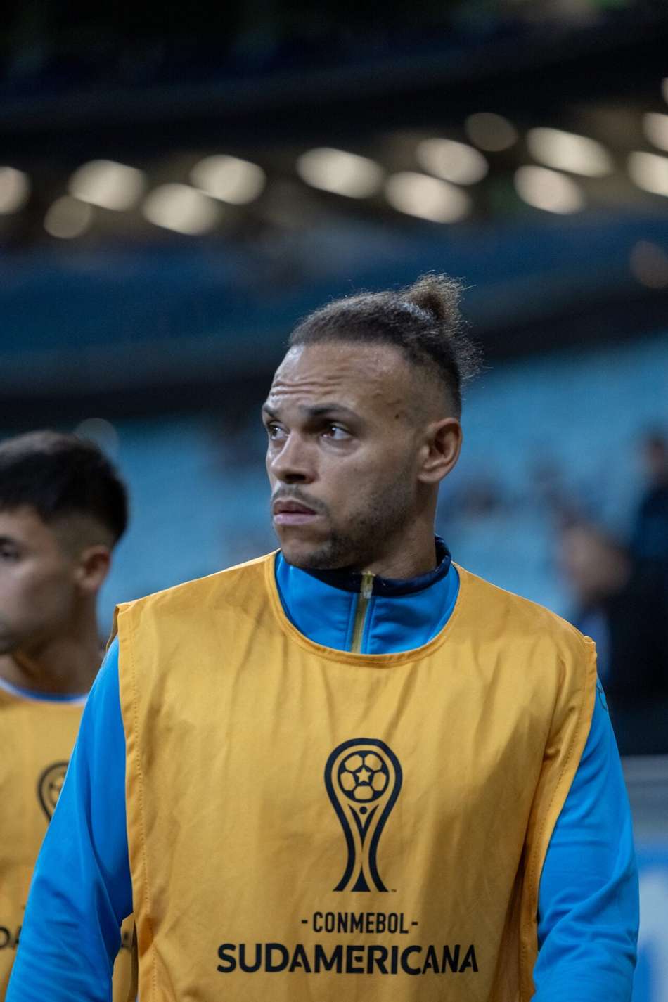 Braithwaite figurou entre os reservas na vitória do Grêmio sobre o Atlético Grau-PER. (Foto: Liamara Polli/AGIF)