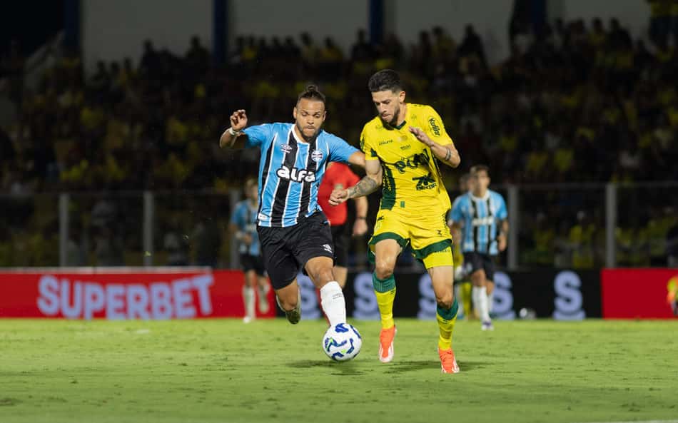 'Vergonha': Braithwaite desabafa após Grêmio sofrer goleada para o Mirassol