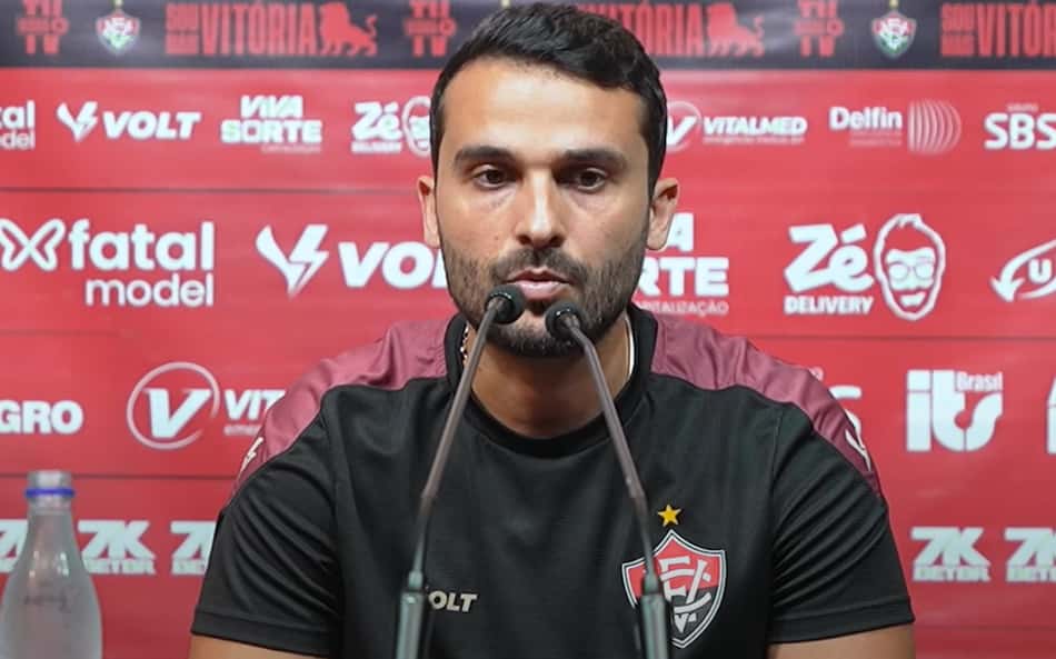 Assista na íntegra à coletiva de Estephano Djian, auxiliar do Vitória