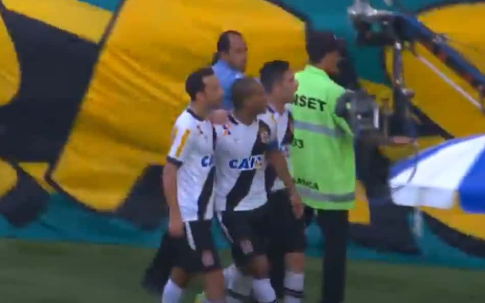 Gols de Rodrigo e Nenê marcaram a última vitória do Vasco sobre Flamengo no Brasileirão