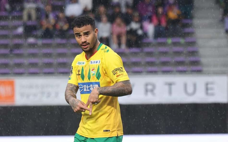 Carlinhos celebra dois gols em vitória do JEF United Chiba e destaca confiança no Japão