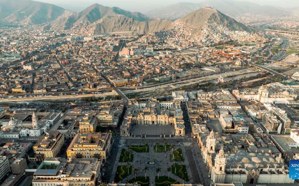 Cidade-de-Lima-no-Peru-aspect-ratio-512-320