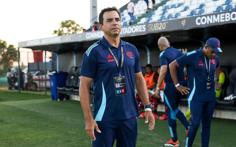 Flamengo demite técnico campeão da Libertadores sub-20