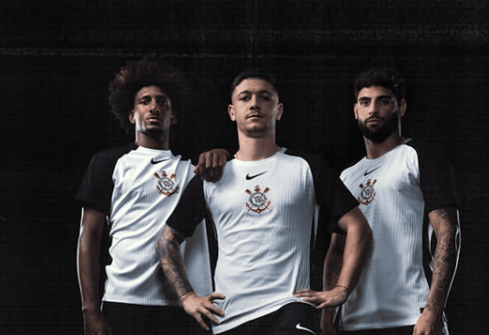 Corinthians lança seu novo uniforme que faz menção ao título do Mundial de Clubes em 2000 2