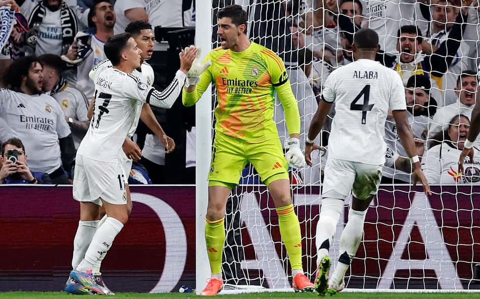 Pênalti defendido por Courtois enlouquece web: 'Melhor de todos os tempos'