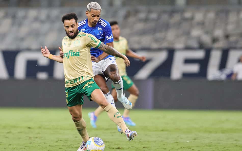 Cruzeiro enfrenta Mushuc Runa no Mineirão sem torcida