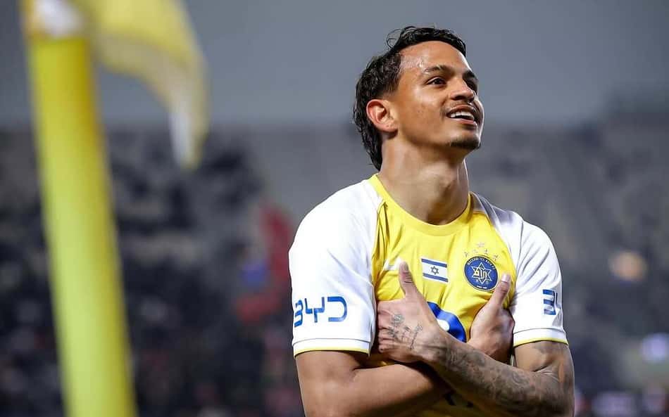 Patati supera números do Santos e soma mais que o triplo de gols pelo Maccabi