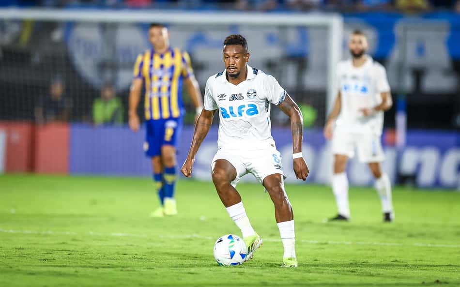 Grêmio deve contar com retorno de quatro titulares contra o Ceará