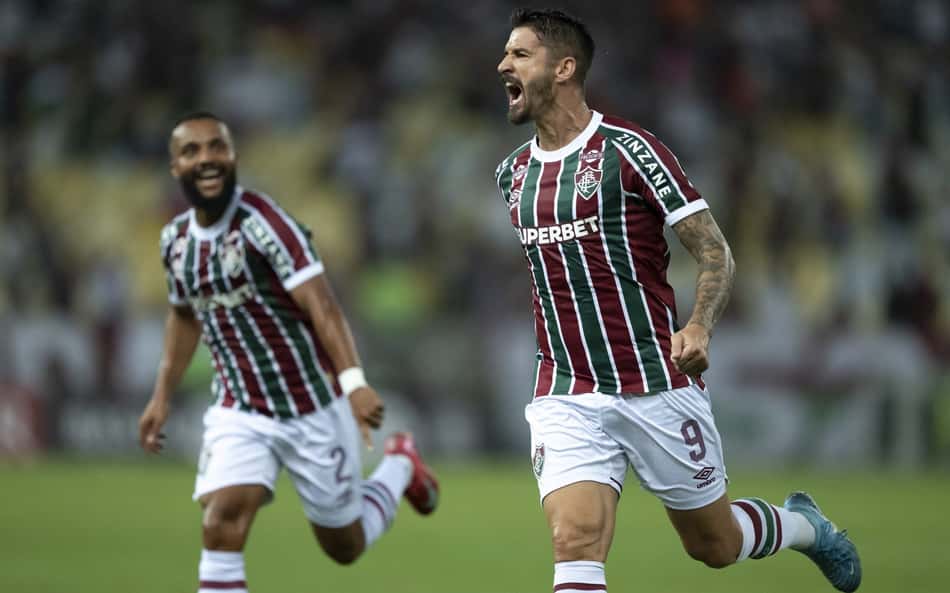 Web compara gols de Everaldo com lances de Fred no Fluminense; veja vídeos