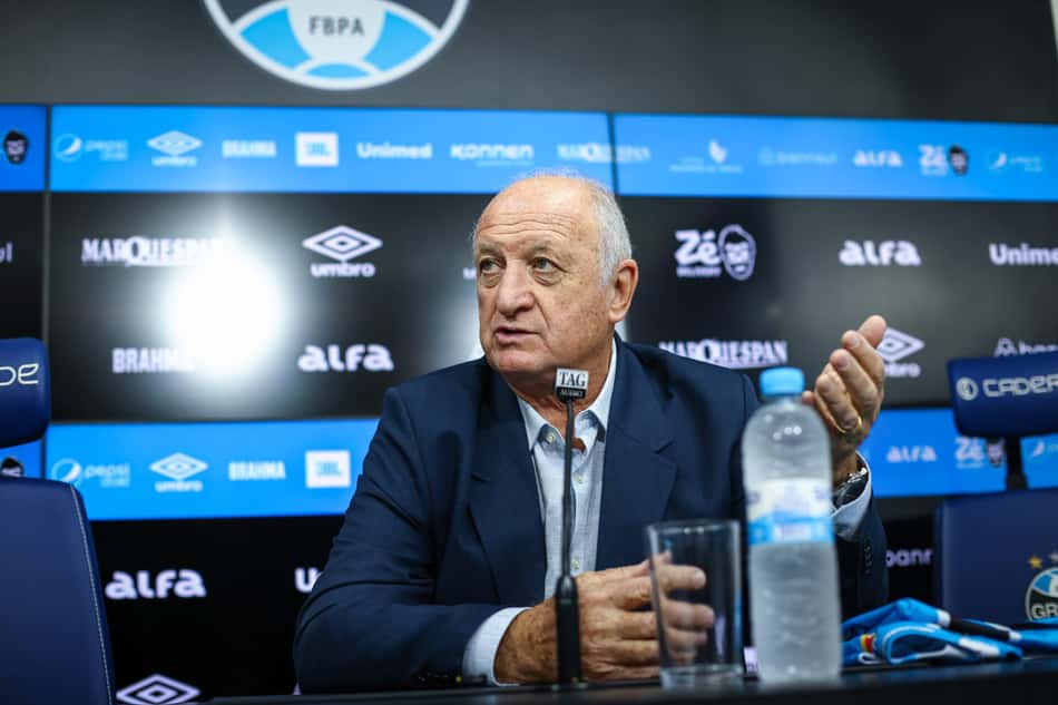 Felipão em sua entrevista coletiva de apresentação como coordenador técnico do Grêmio. (Foto: Lucas Uebel/Grêmio FBPA)