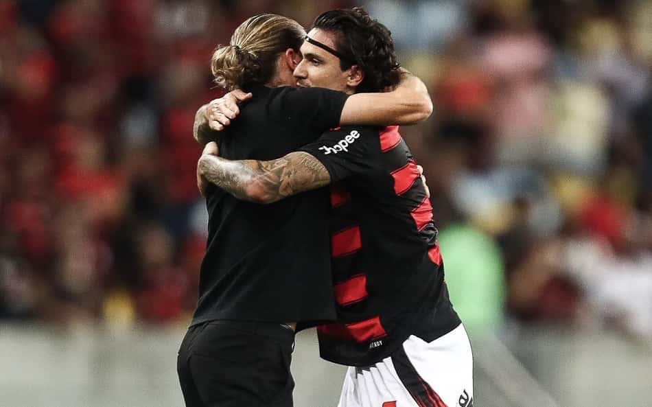 Filipe Luís celebra goleada do Flamengo, mas alerta: 'Não me iludo'
