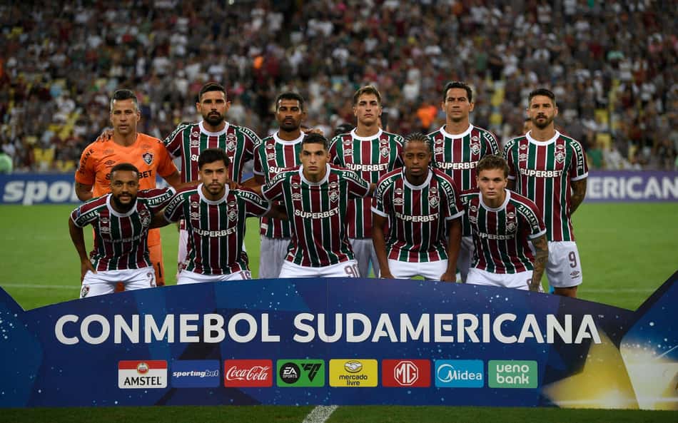 Torcedores do Fluminense não perdoam titular: 'Está jogando com uma bola quadrada'