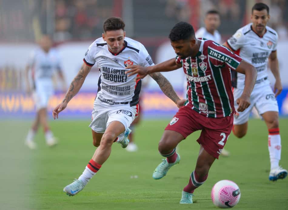 Fluminense e Vitória voltam a se enfrentar pelo Brasileirão (Foto: Jhony Pinho/AGIF)