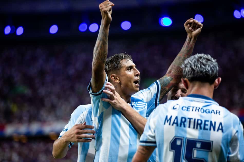 Agustin Almendra comemora em Fortaleza x Racing. (foto: Thiago Gadelha / AFP)