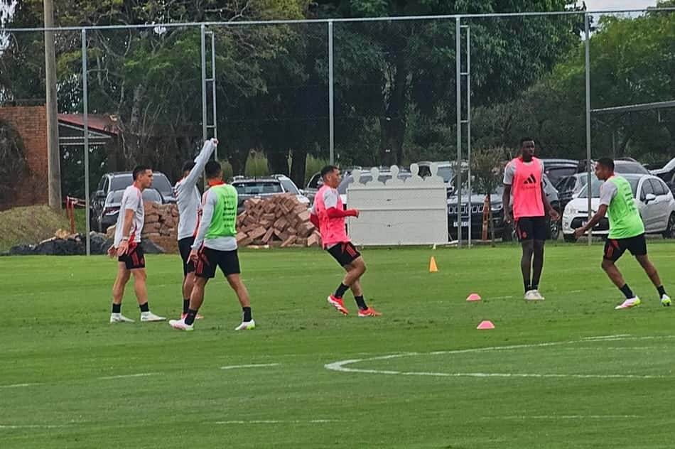 Treino do Internacional - Gabriel Carvalho (C) (Foto: Ricard Duarte/SC Internacional)