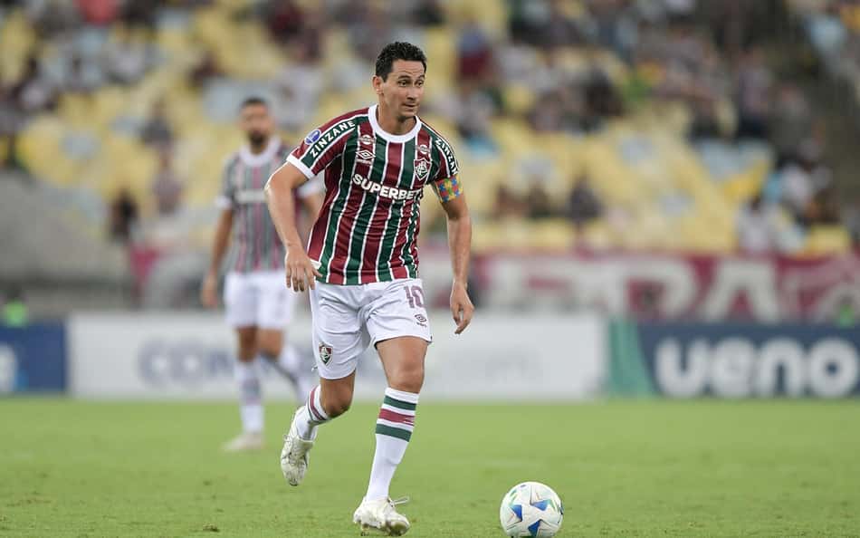 Escalação: meias retornam ao time titular do Fluminense contra o Vitória