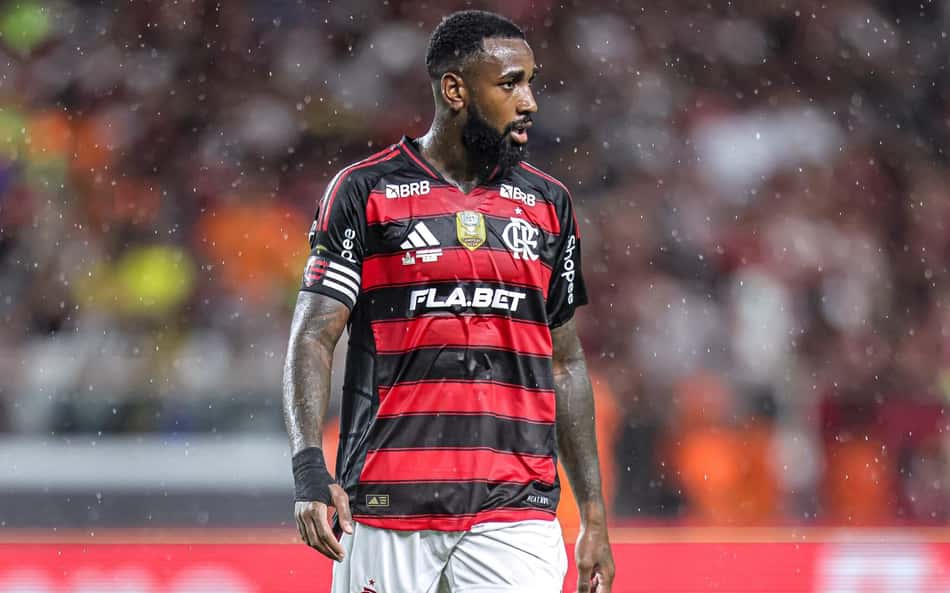 Torcida do Flamengo festeja renovação de Gerson
