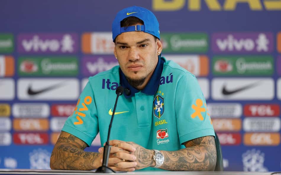 Goleiro de Seleção Brasileira revela superstição curiosa e surpreende ex-jogador