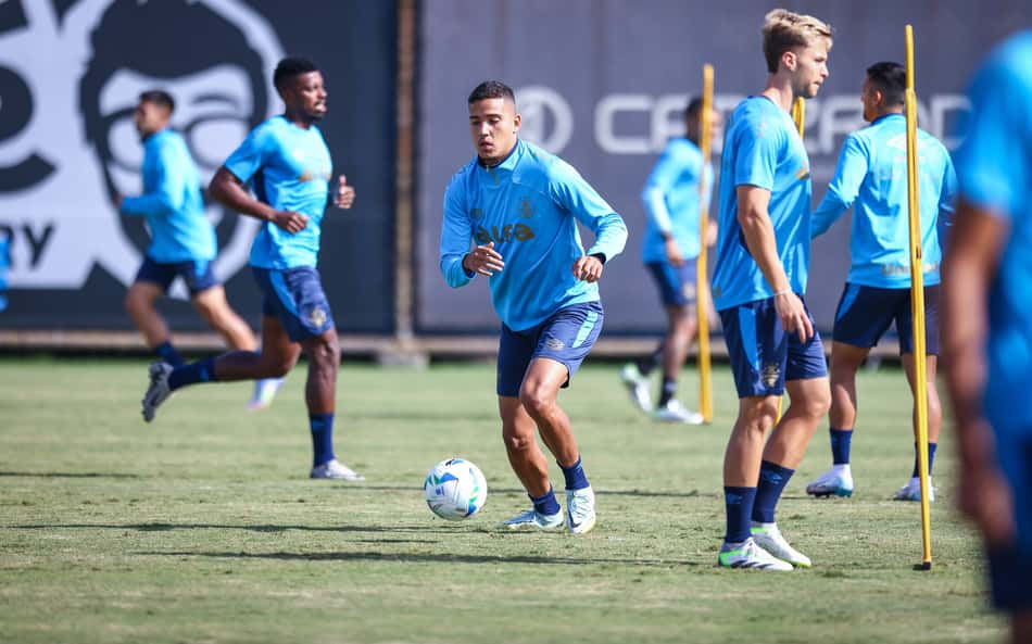 Gustavo Martins sofre lesão no joelho em treinamento do Grêmio