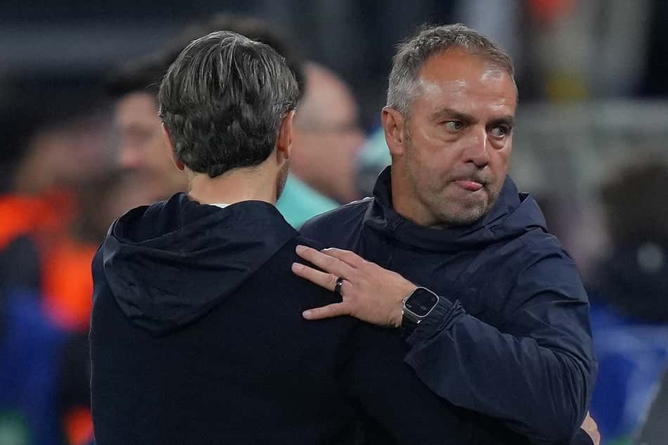 Hansi-Flick cumprimenta Kovac após classificação do Barcelona na Champions League