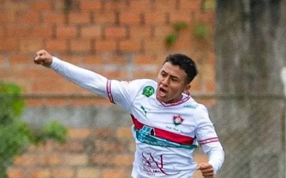Jogador morre no Peru após choque em partida de futebol; veja