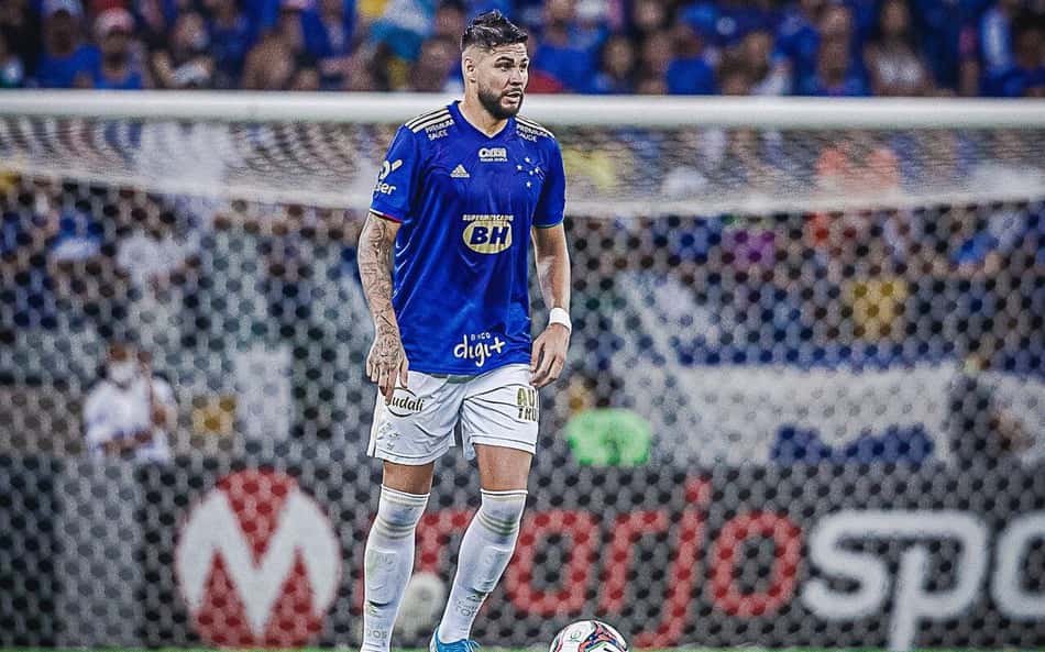Zagueiro Léo Santos atrai interesse de equipes das Séries B e C do Campeonato Brasileiro